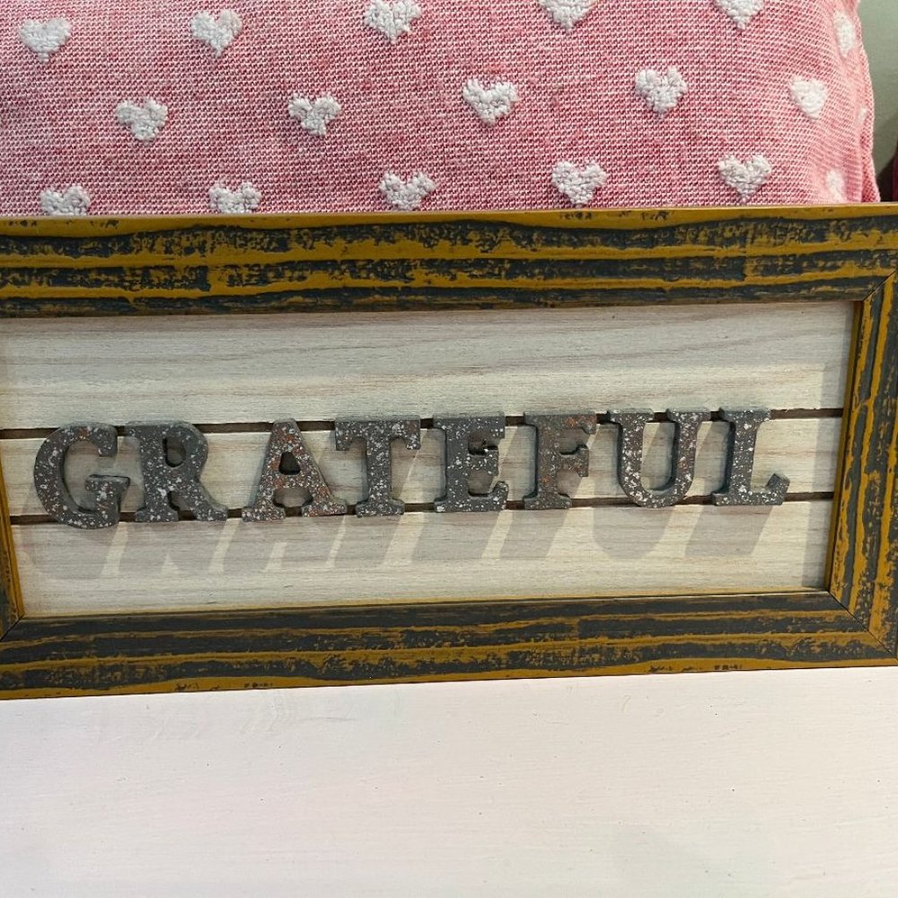 Farmhouse Grateful sign hanging or standing decoration 11.5" x 5.5"